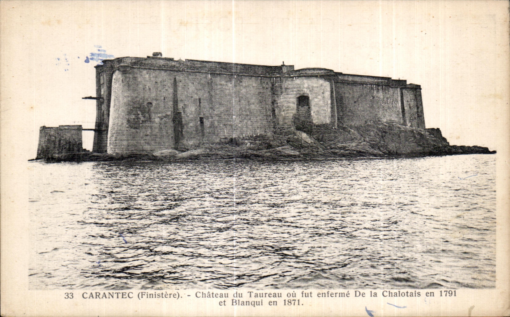 CPA Carantec (Finistere) Chateau du Taureau ou fut enferme De la Chalotais en et Blanqui en