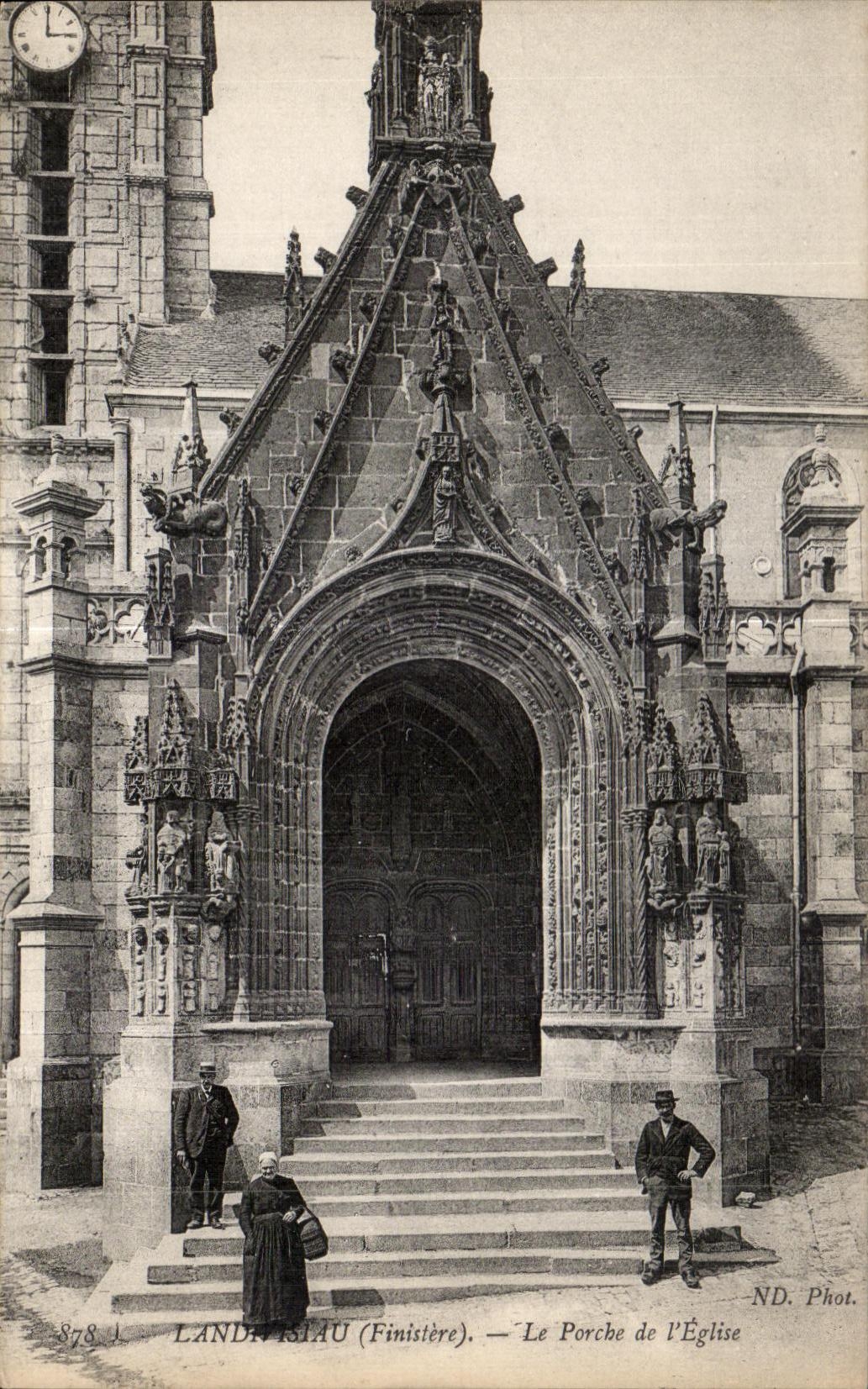 CPA Landivisiau (Finistere) the Porch of I Church