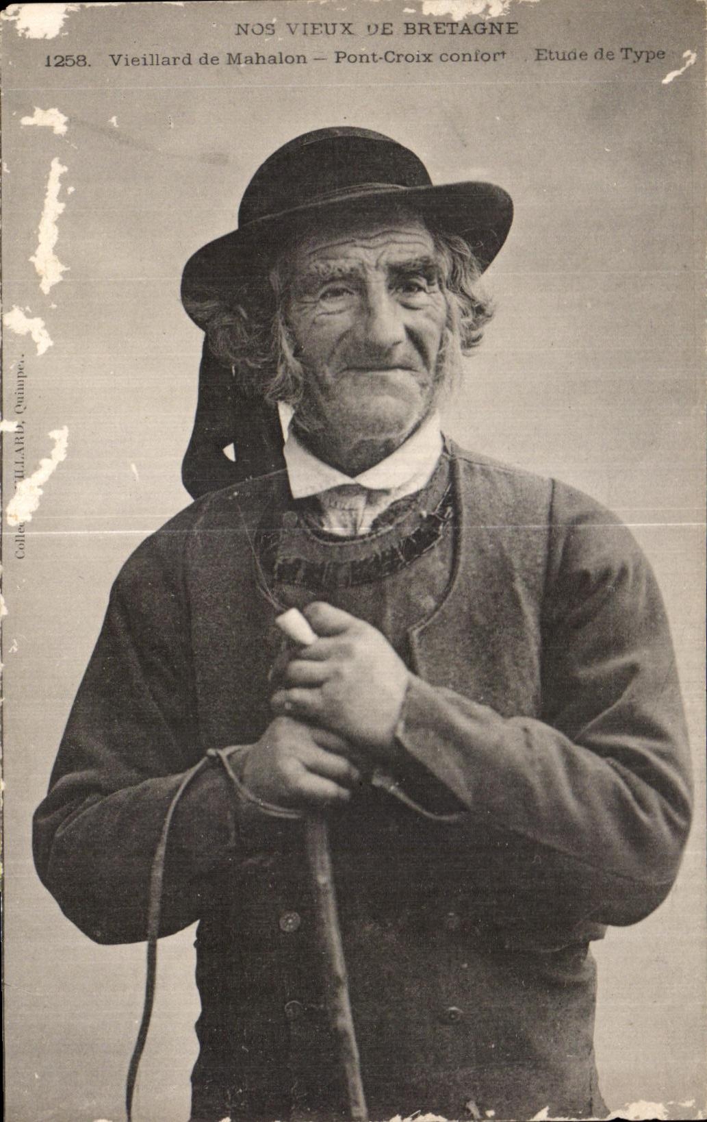 CPA Our Old men Of Brittany Old man of Mahalon Bridge Cross confor Folklore Costume