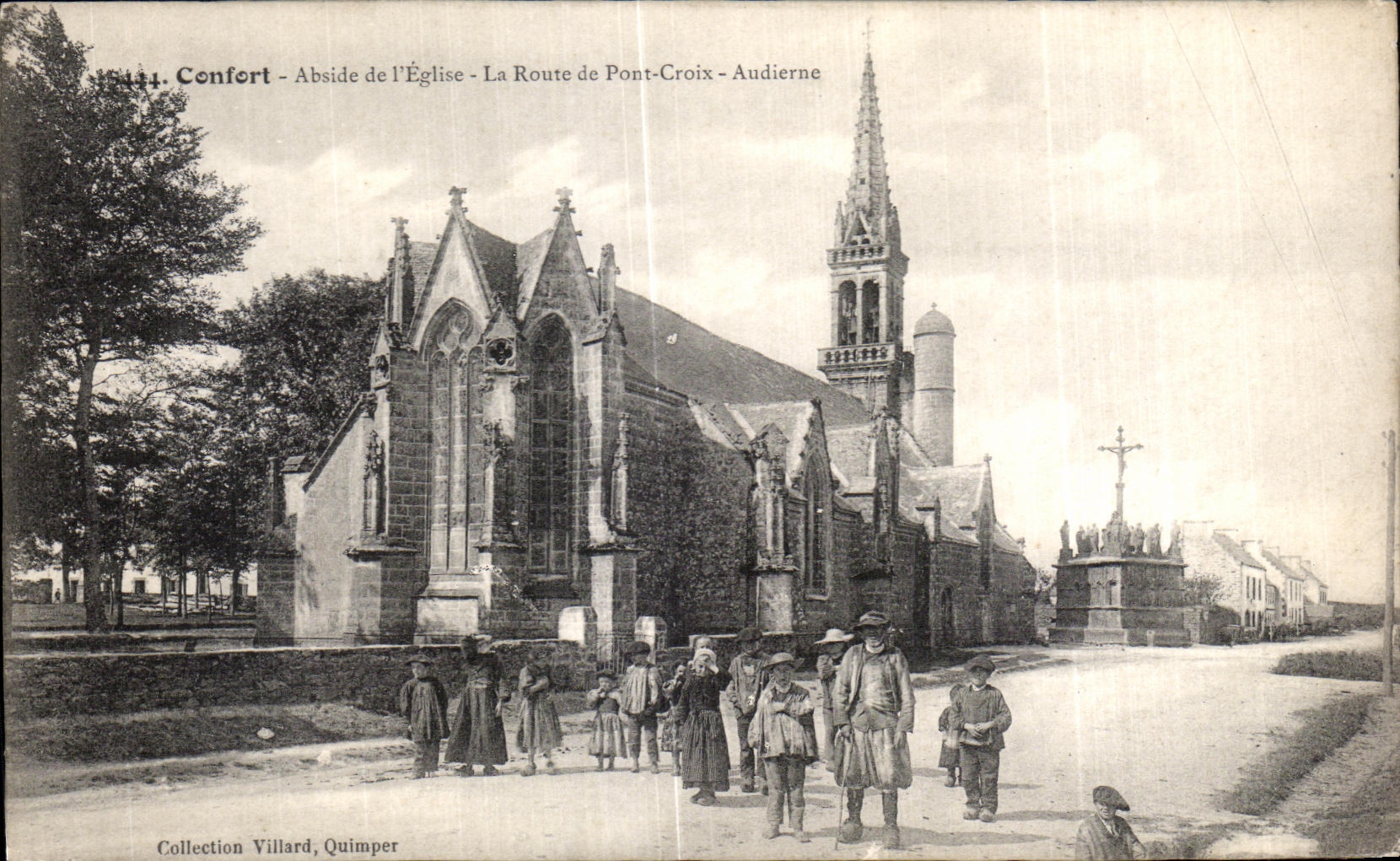 CPA Comfort Apse of I Church the Road of Bridge Cross Audierne Children Nice shot