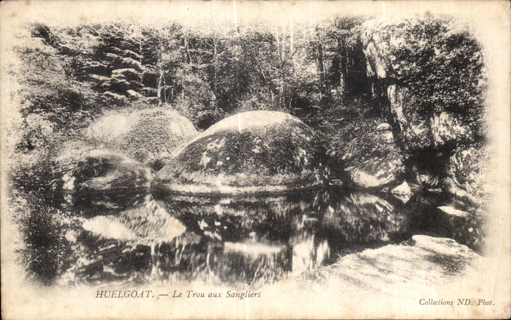 CPA Huelgoat Le Hole with Wild boars