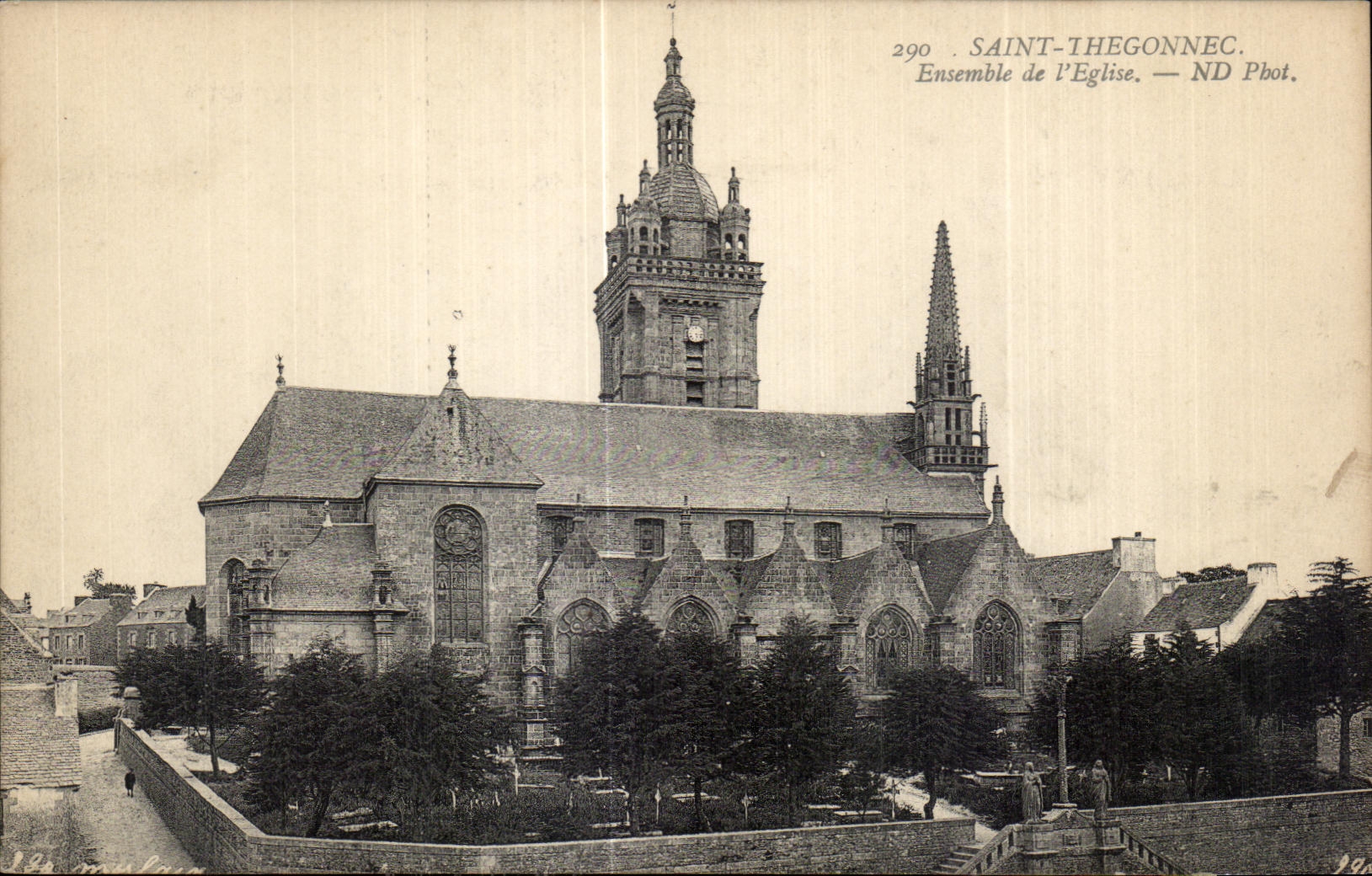 CPA Saint Thegonnec Ensemble de I Eglise