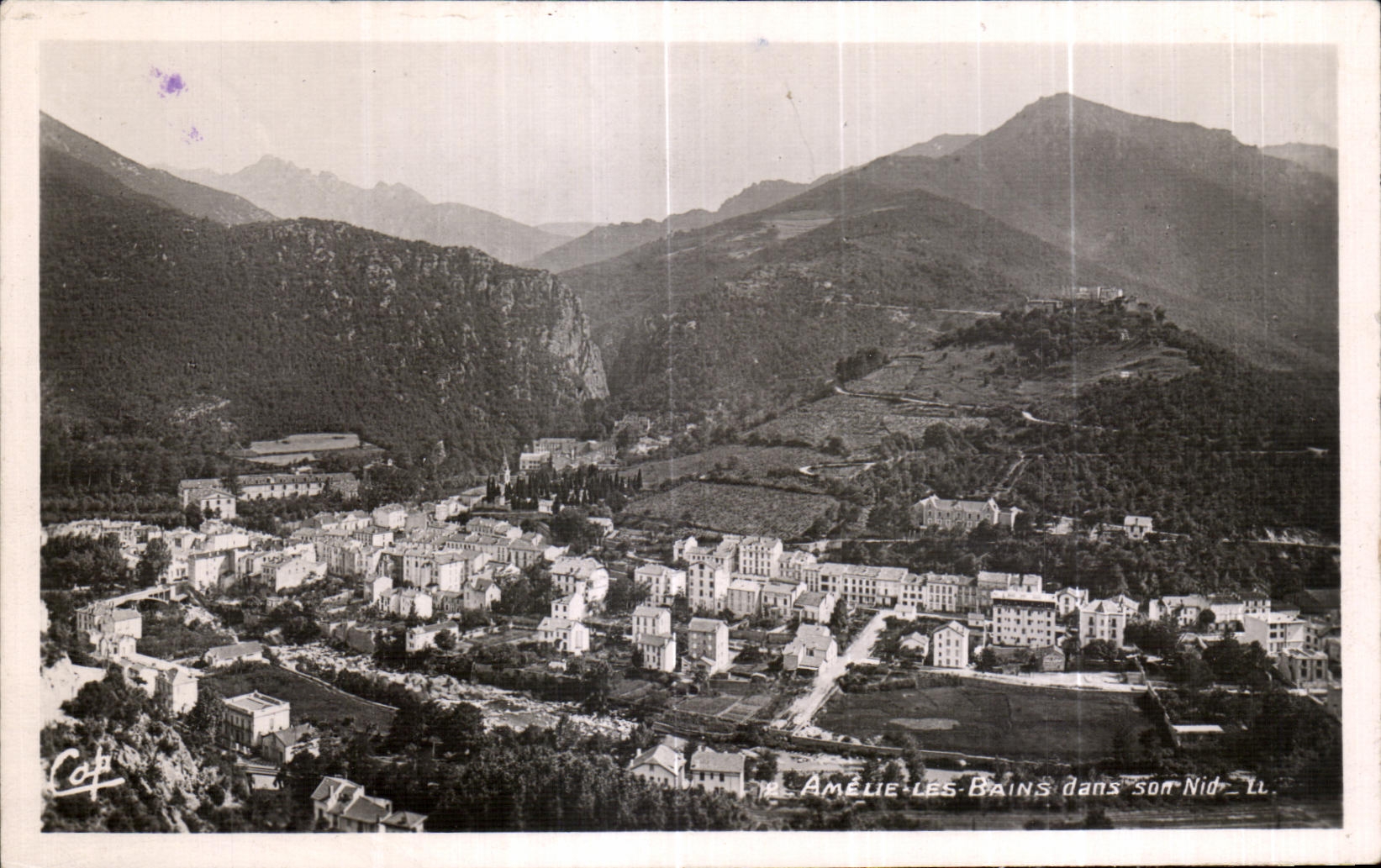 CPA Amelie Les Bains in its Nest