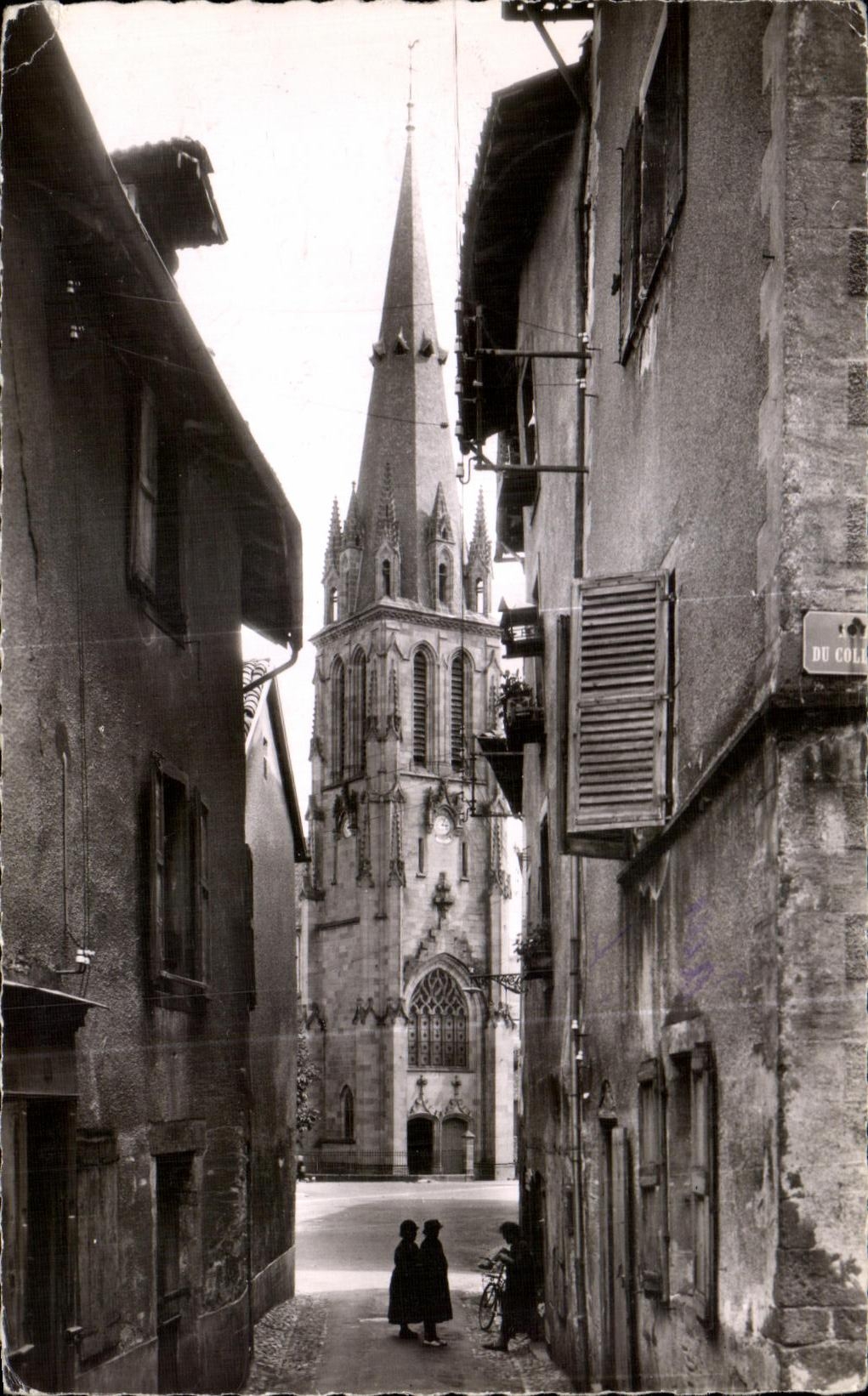 CPA Aurillac an old street and the Cathedral