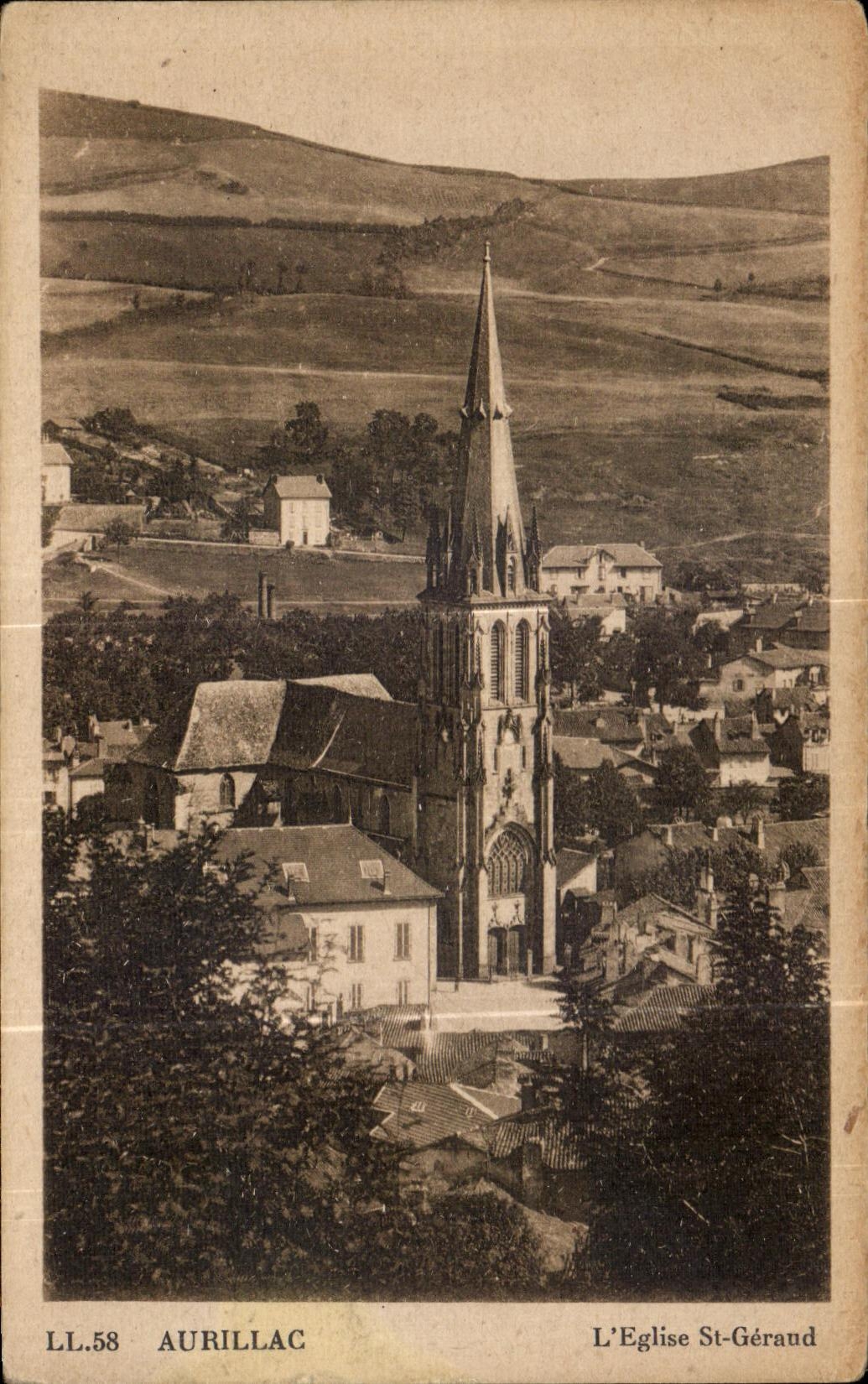 CPA Aurillac Church St Gerand