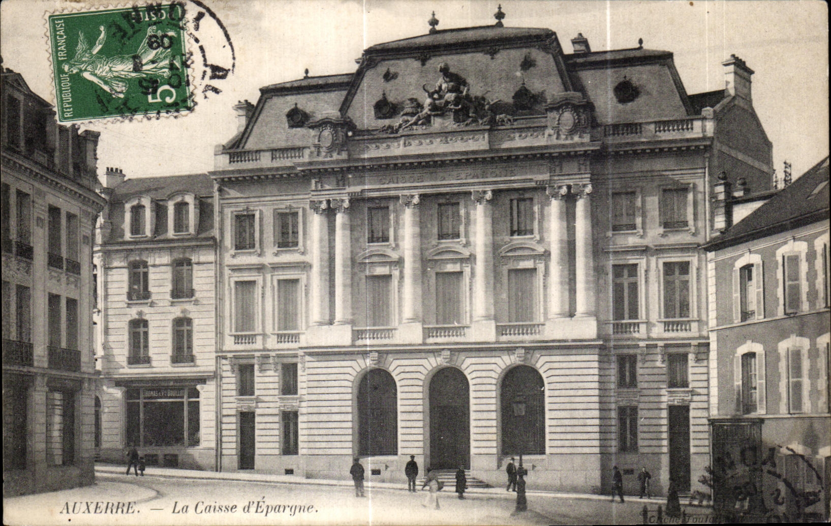 CPA Auxerre La Caisse d Eparagne
