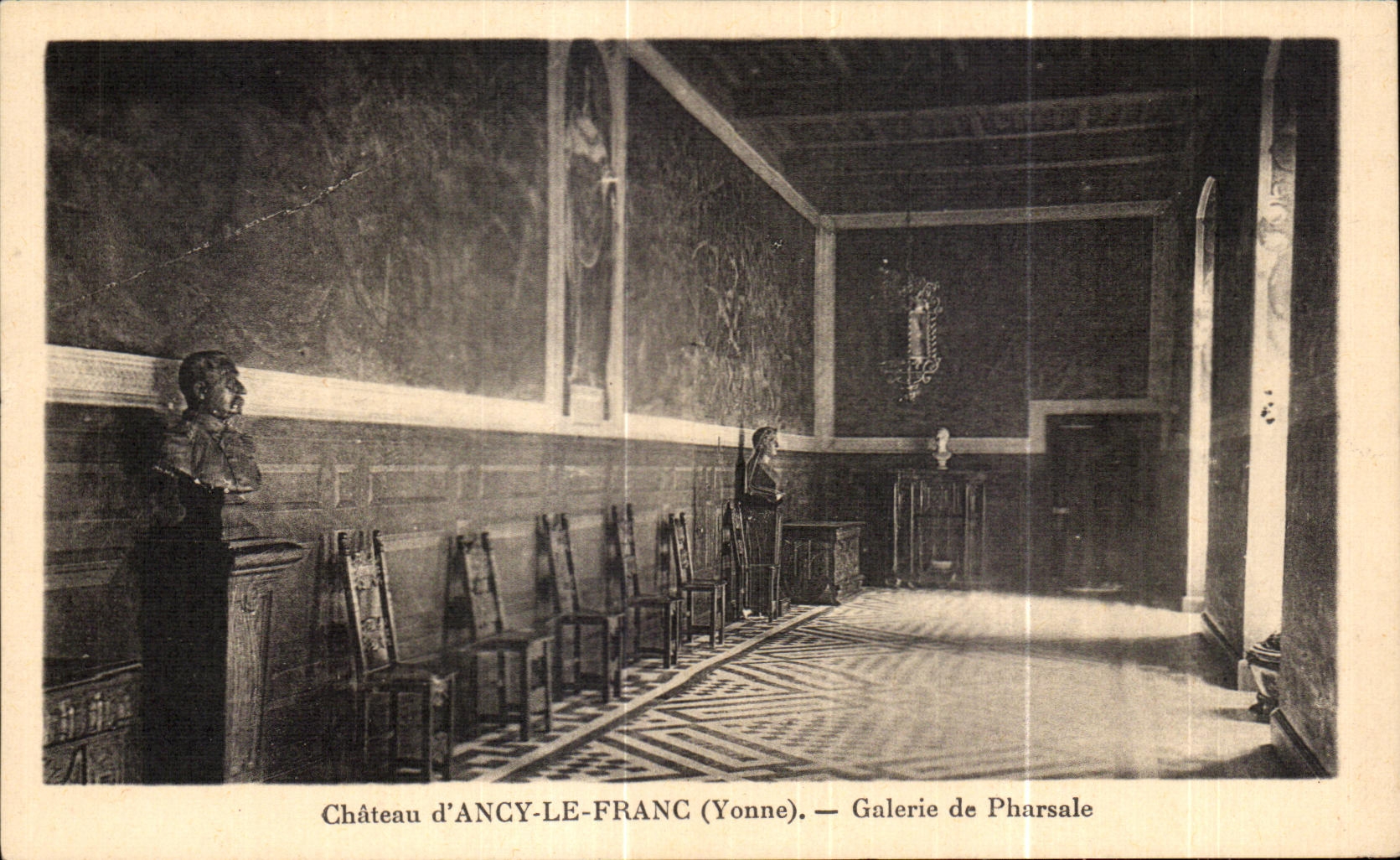 CPA Chateau d Ancy le Franc Galerie de Pharsale