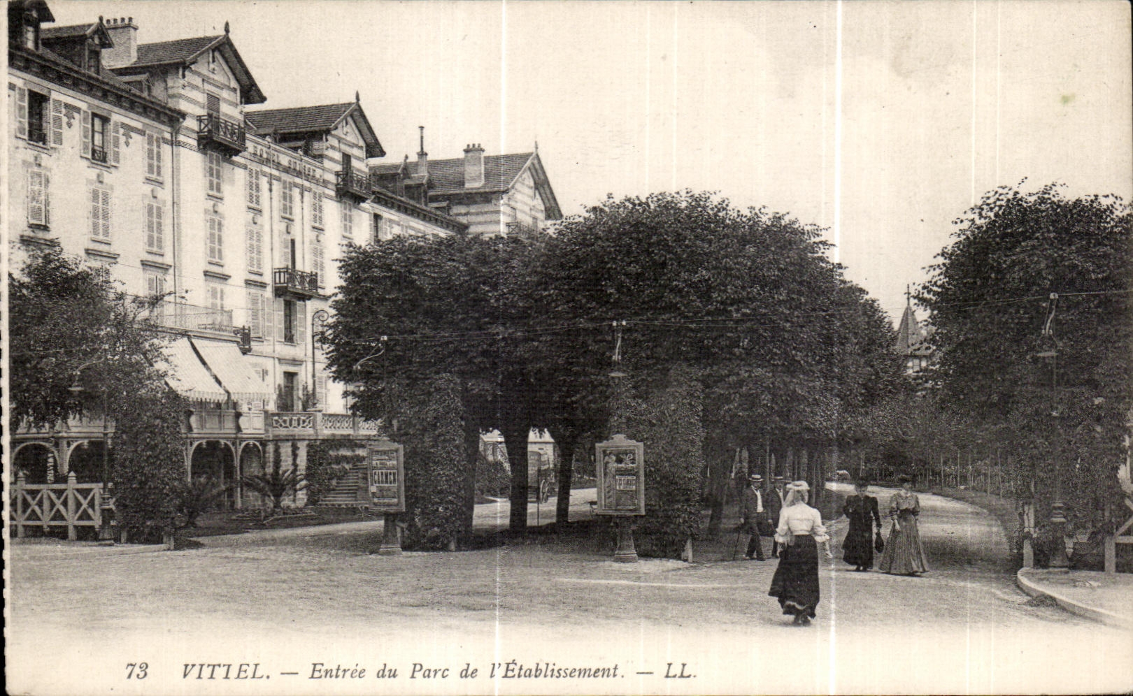 CPA Vittel Entrance of the Park of I Establishment