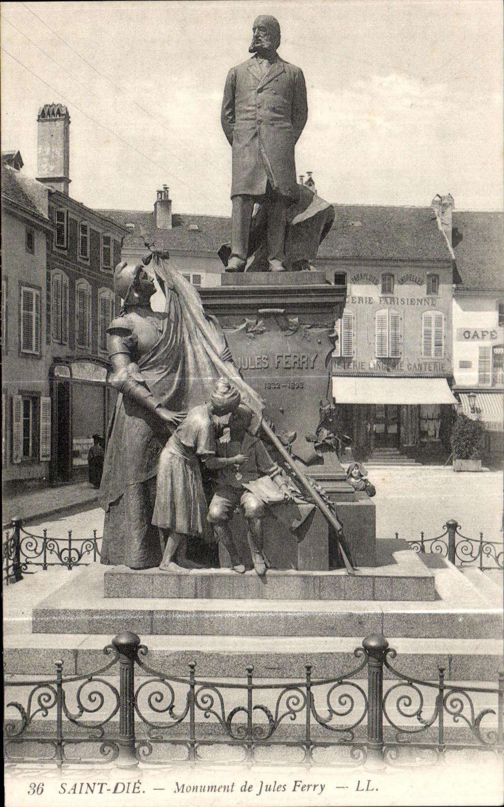 CPA Saint Die Monument of Jules Ferry