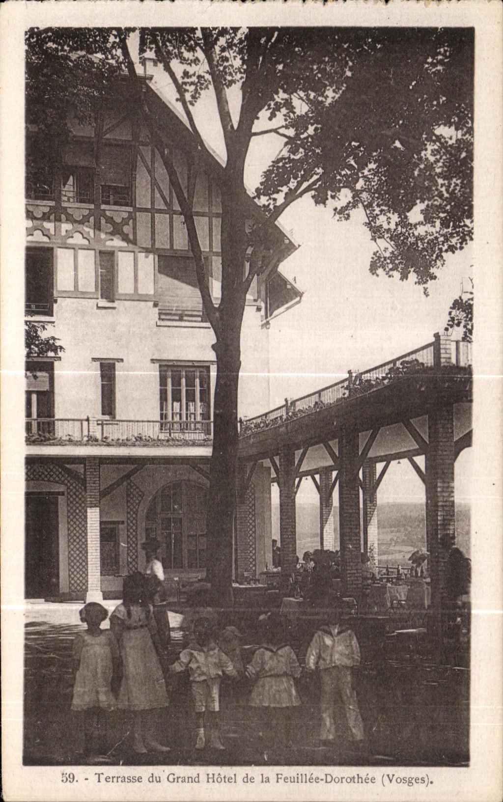 CPA Terrace of the Large Hotel of Feuillee Dorothee (the Vosges) Children