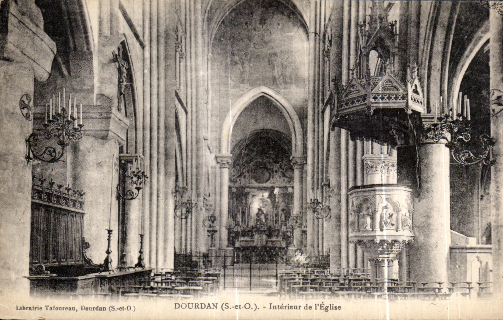 CPA Dourdan interior de iglesia de I
