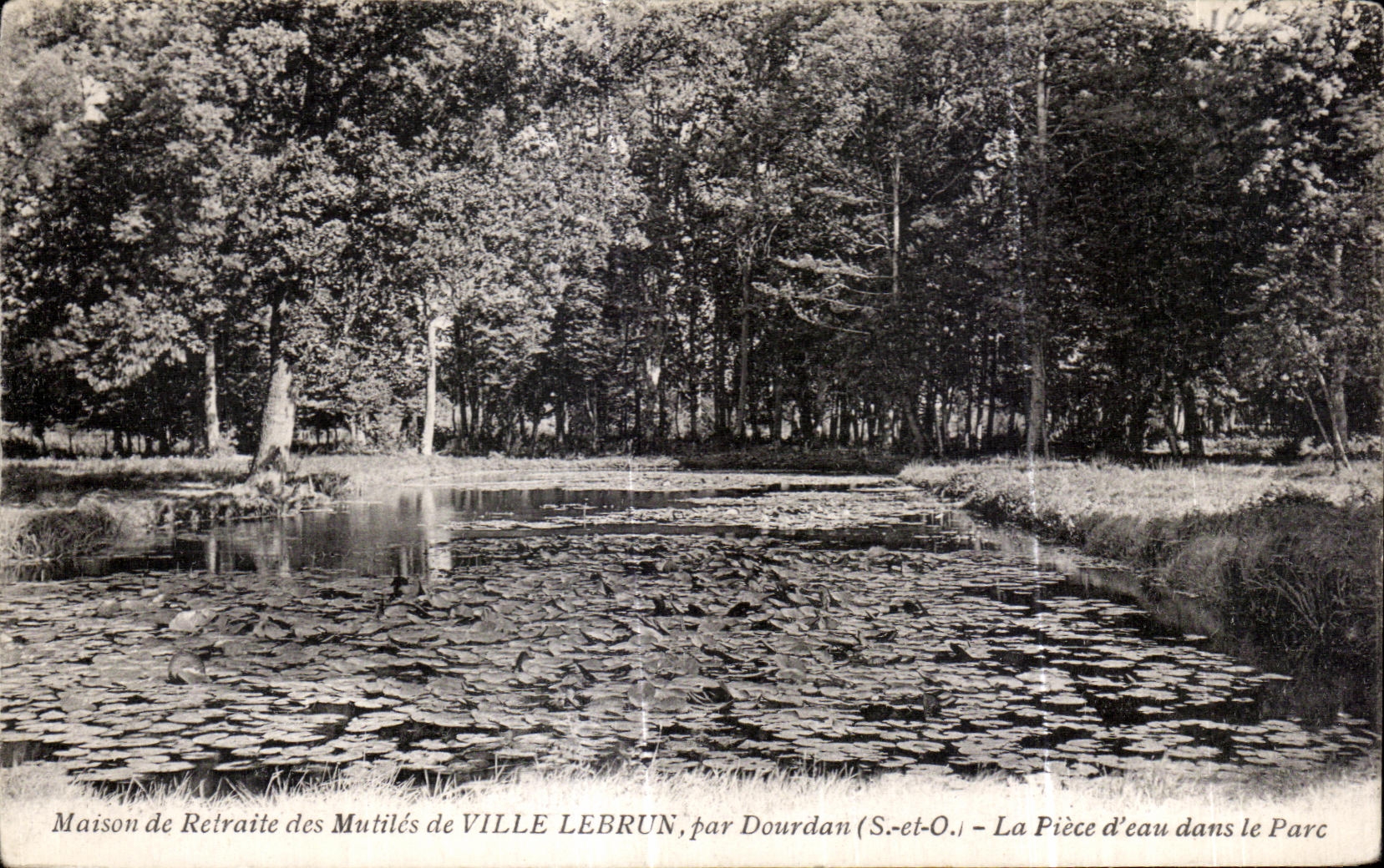 El hogar de vieja gente de CPA de mutila la ciudad de Lebrun de Dourdan la pieza