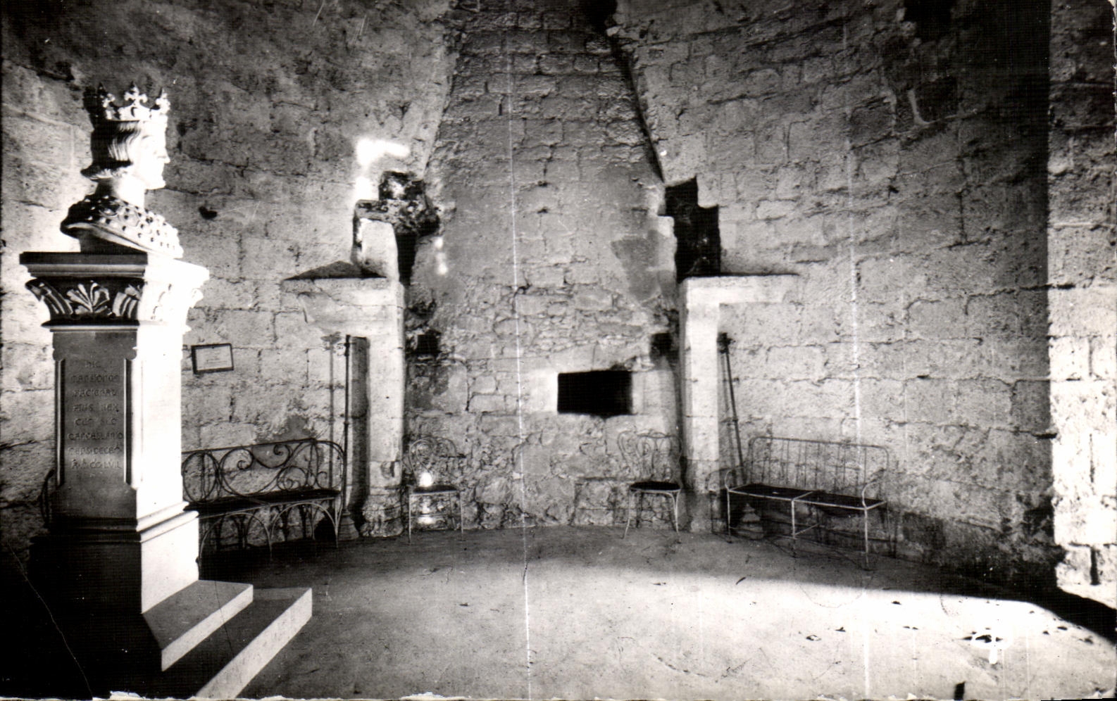 Saint Louis del Stele de la chimenea de CPA Dourdan Rez de Chausse Keep