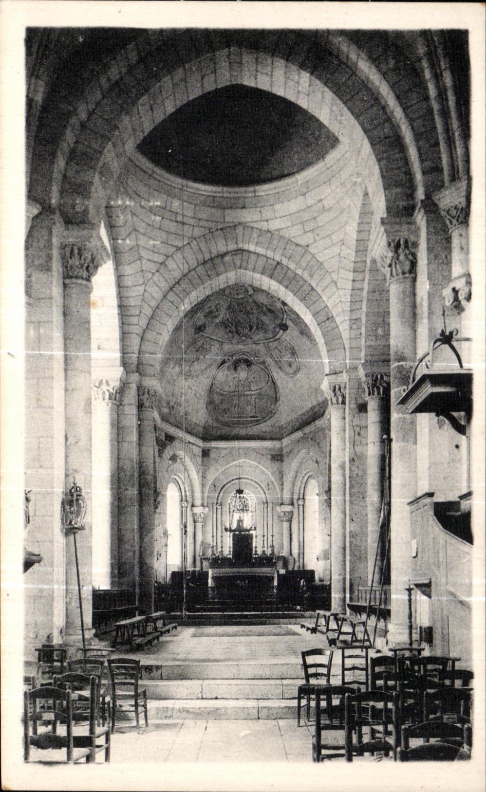 CPA Gargilesse interior de iglesia
