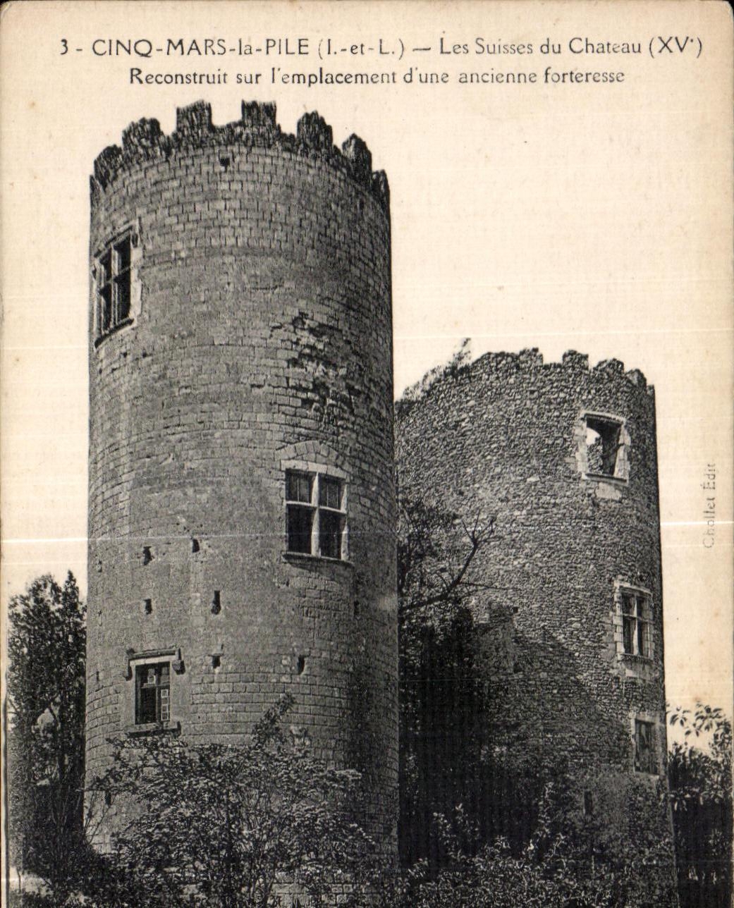 CPA Cinq Mars La Pile Les Suisses du chateau Reconstruit sur I emplacement