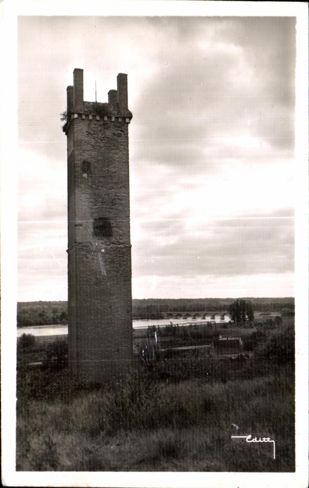 CPA Cinq Mars Ea Pile La Pile avee perspective sur la Loire et le Pont