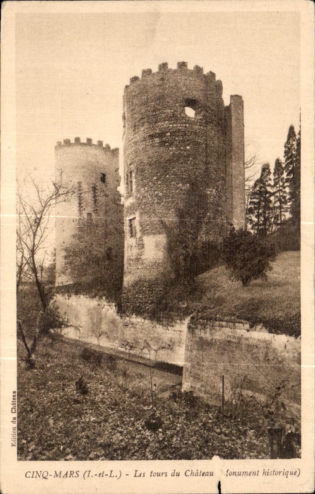 CPA Cinq Mars Les tours du Chateau 