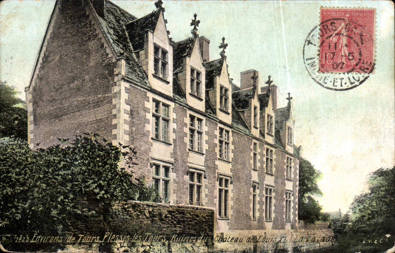 CPA Environs de Tours Plessis les Tours Ruines du Chateau de Louis XI