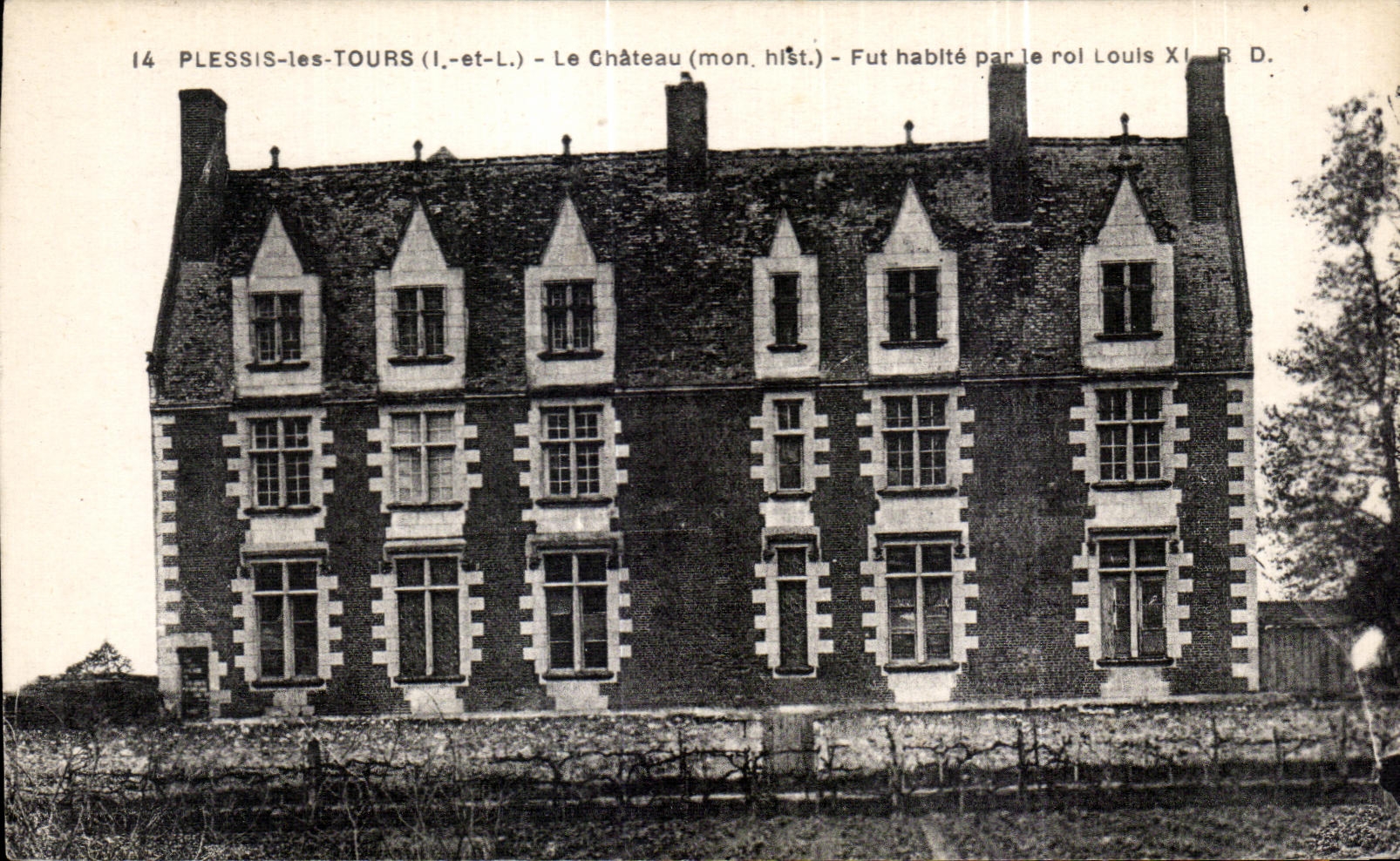 CPA Plessis les Tours Le Chateau (mon hist) Fut habite par le rol Louis