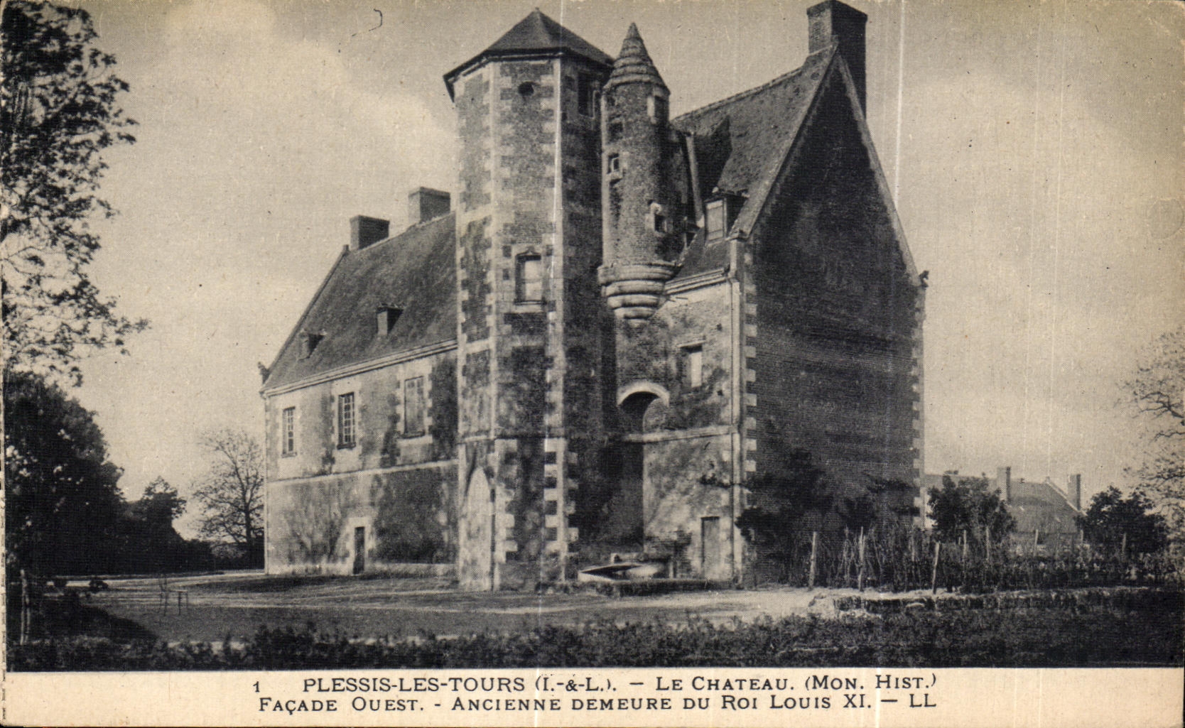 CPA Plessis Les Tours Le Chateau (Mon Hist) Facade Ouest Ancienne Demeure Du Roi Louis XI