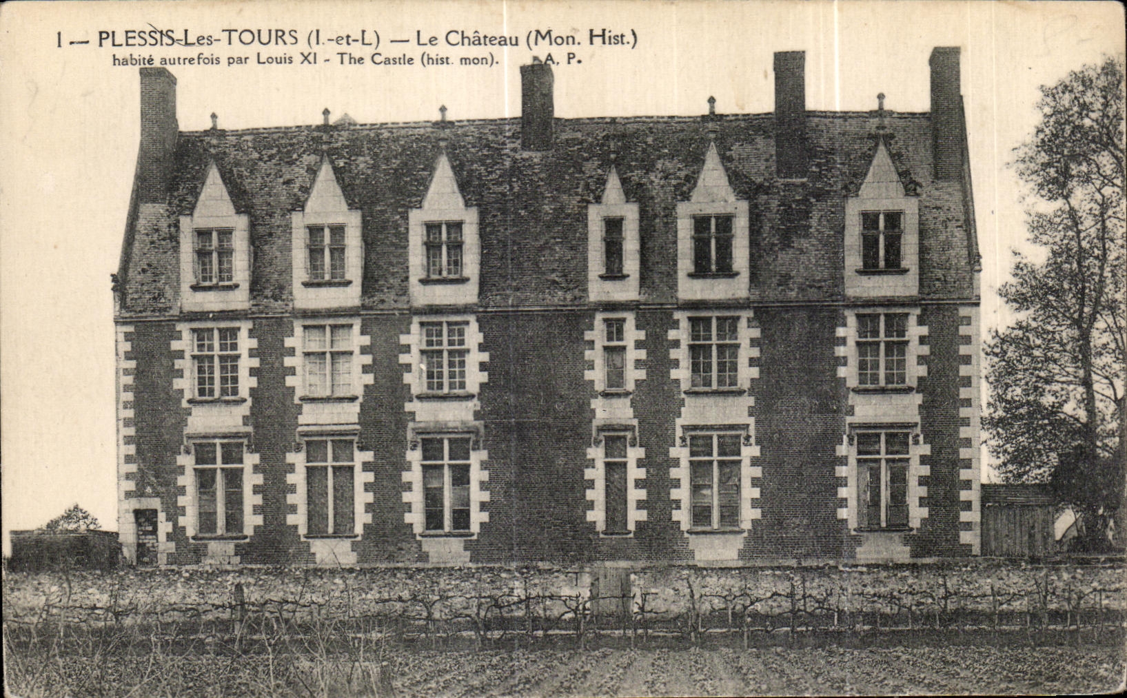 CPA Plessis les Tours Le Chateau (Monument historique) habite autrefois par Louis