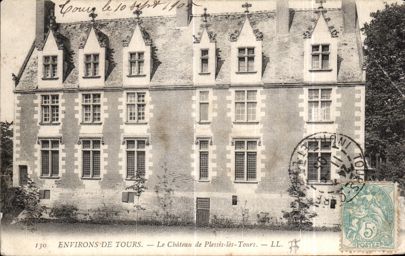 CPA Environs De Tours Le Chateau de Plessis les Tours