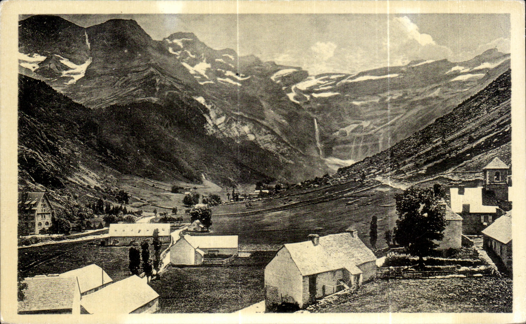 CPA Gavarnie Le Circus Seen of Village
