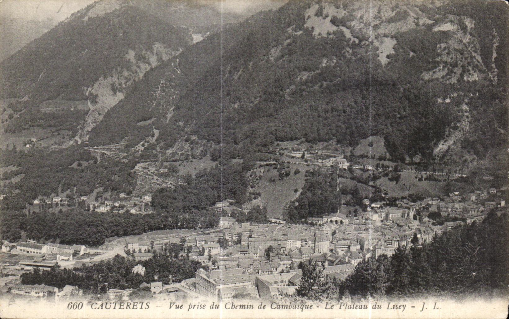 CPA Cauterets Seen from of the Way of Cambasque Le Plate of Lisey