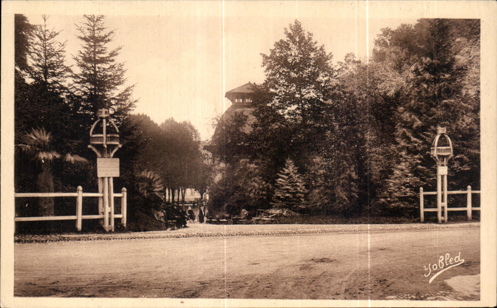 CPA Capvern les Bains Entrance of the Refreshment bar and the Thermal baths