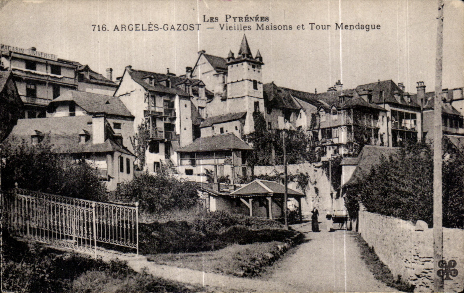 CPA las viejas casas de Pyrenees Argeles Gazost y vuelta de Mendague