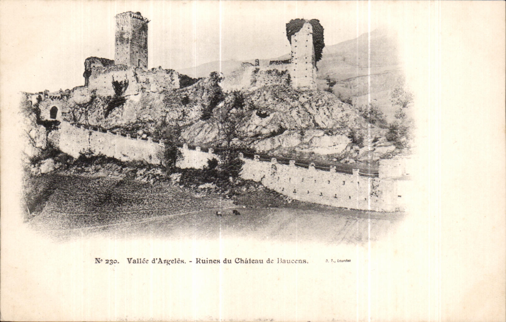 Ruinas de Argeles del valle de CPA del castillo de Baucens