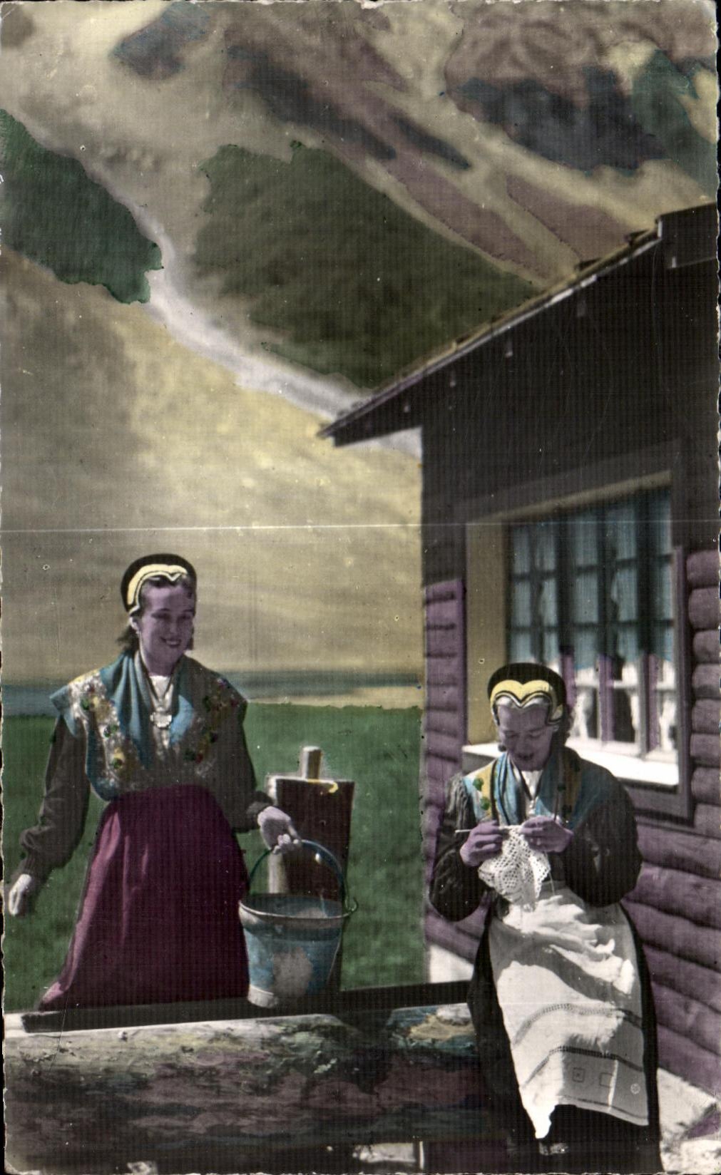 CPA Costumes Savoyards Les Serveuses Du Chalet Savoyard Folklore Col des Aravis 