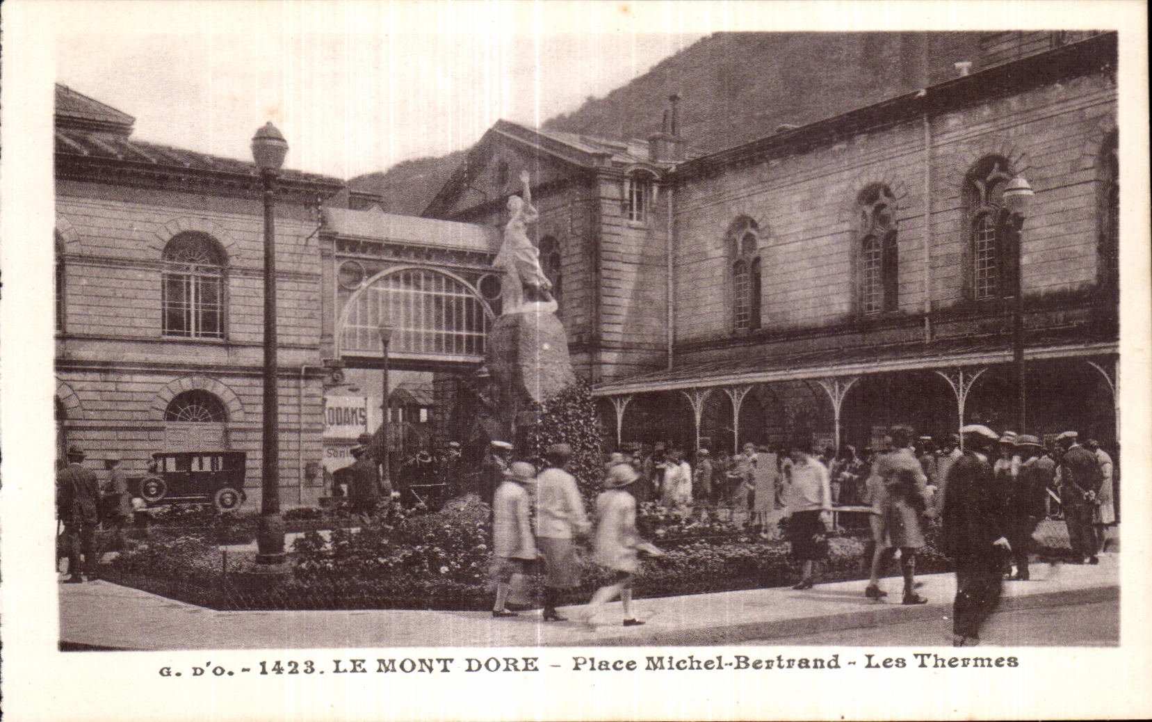 CPA the Mount Gilds Place Michel Bertrand the Thermal baths