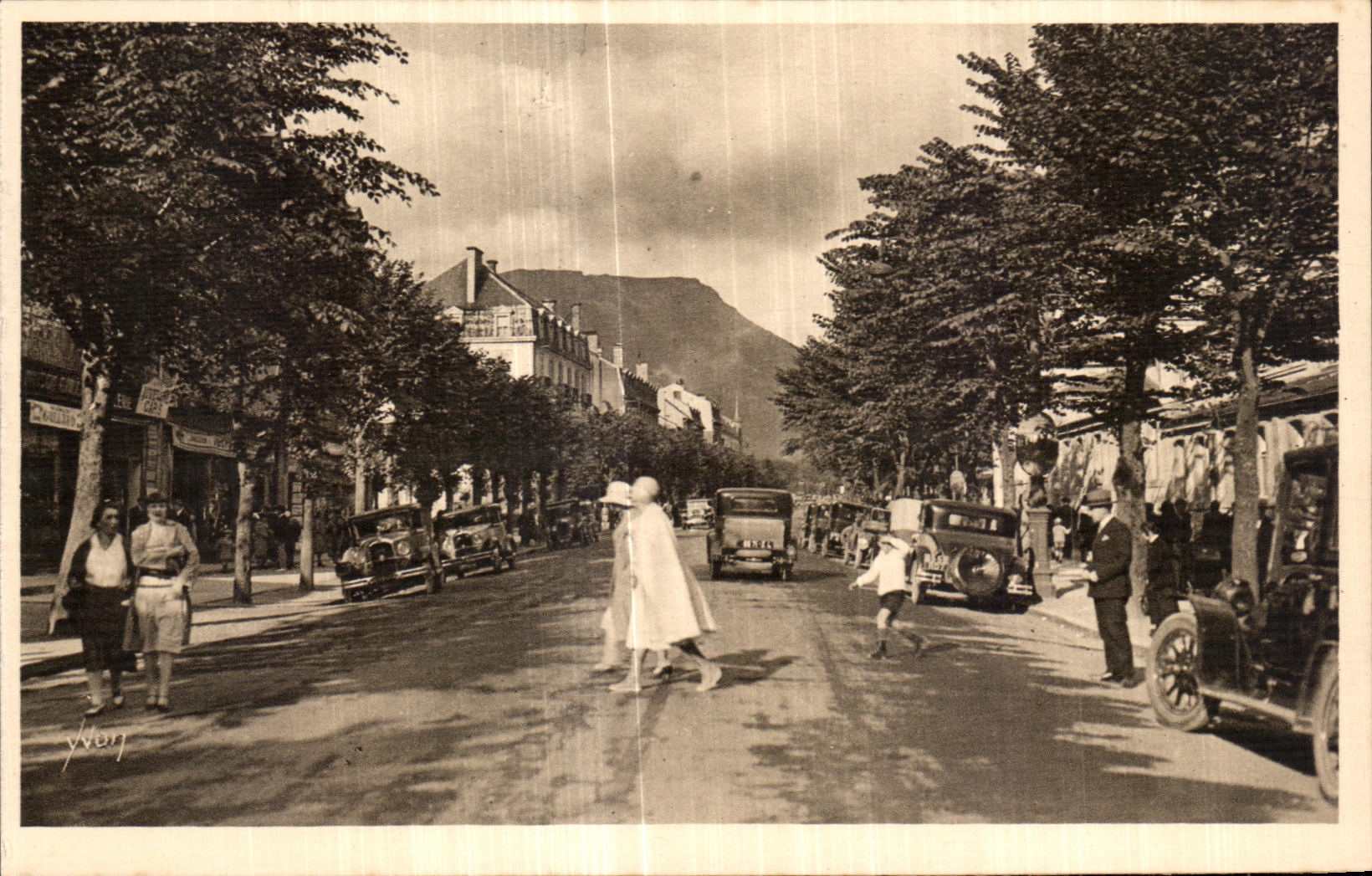 CPA La Bourboule Le Boulevard Georges Clemenceau