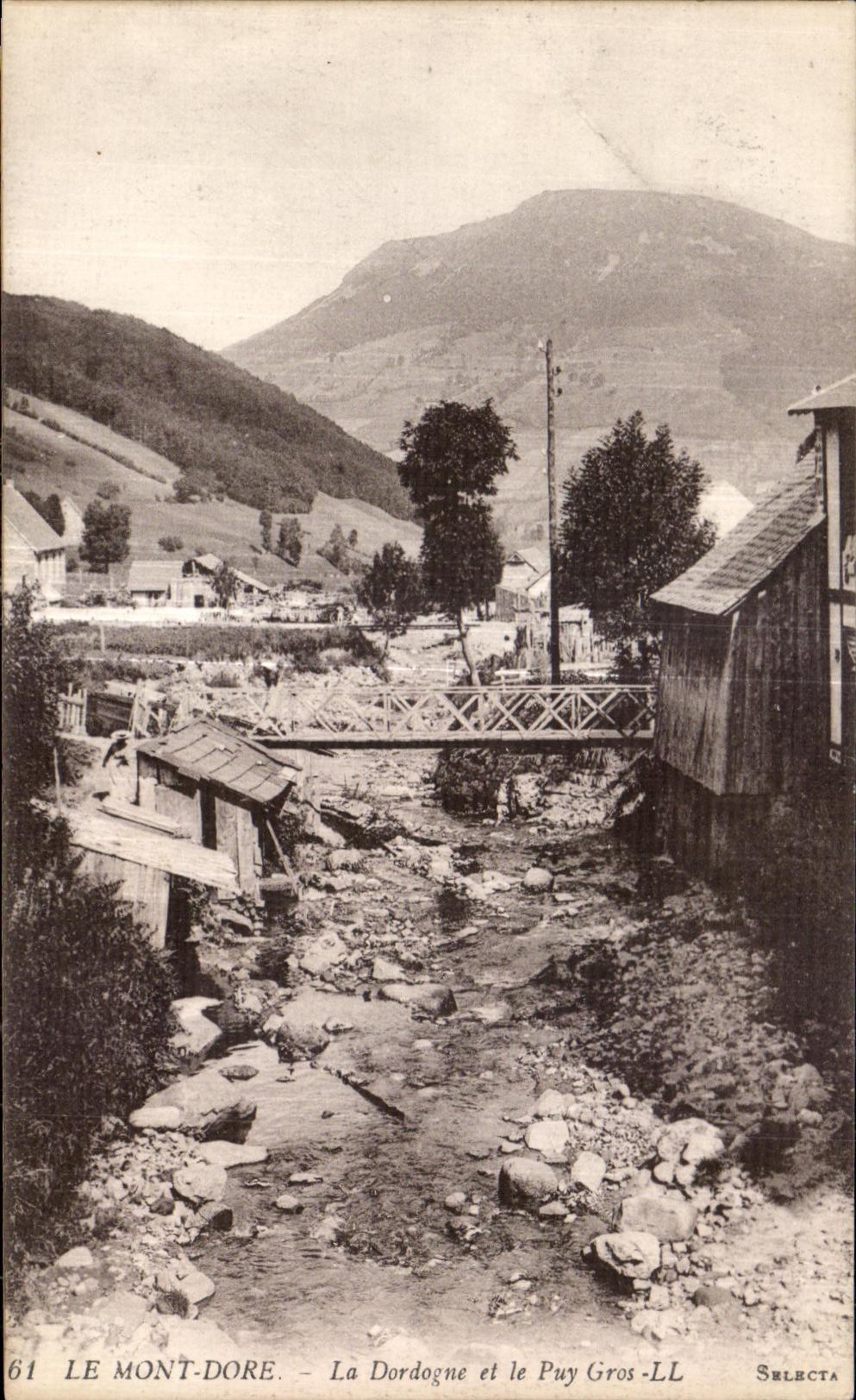 CPA the Mount Gilds the Dordogne and Puy Gros