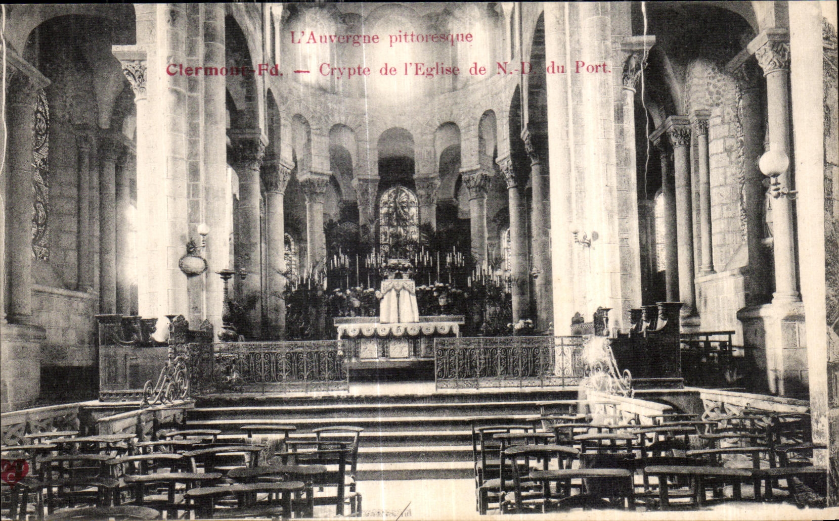 Cripta de CPA Auvergne Clermont-Ferrand de la iglesia del Nd del puerto