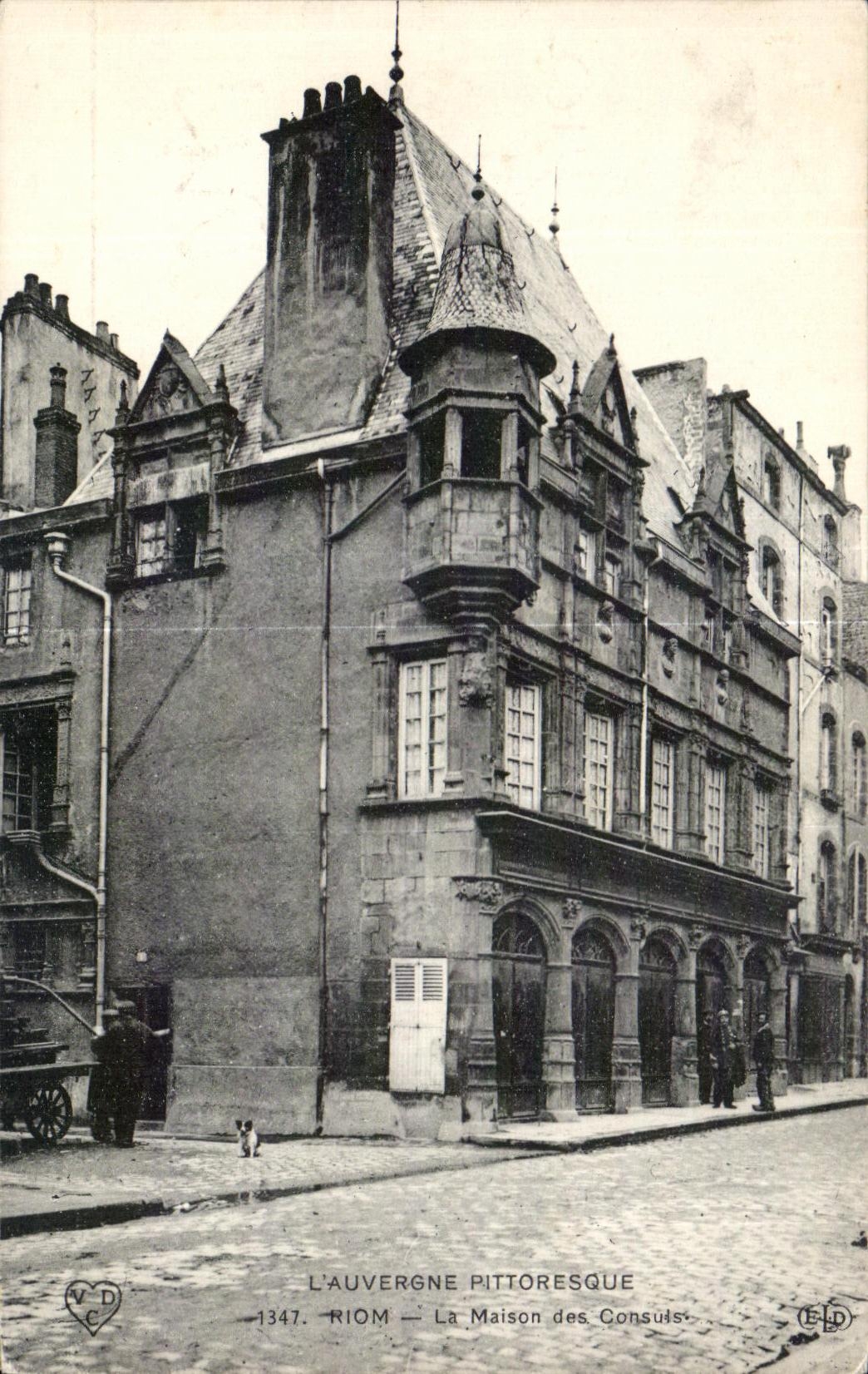 CPA Auvergne pintoresco Riom la casa de los consules