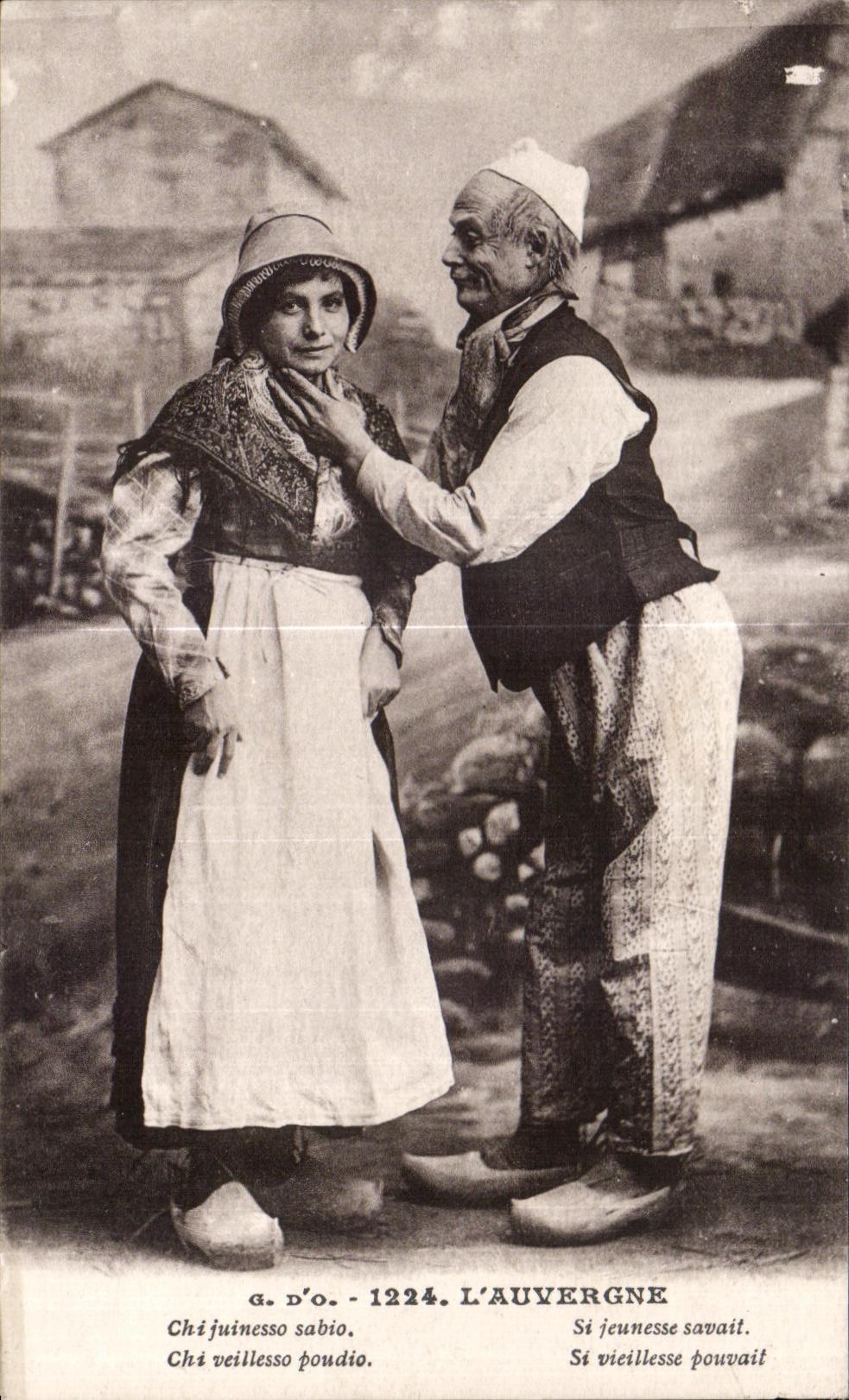 CPA L Auvergne Chijuinesso sabio Folklore Costume