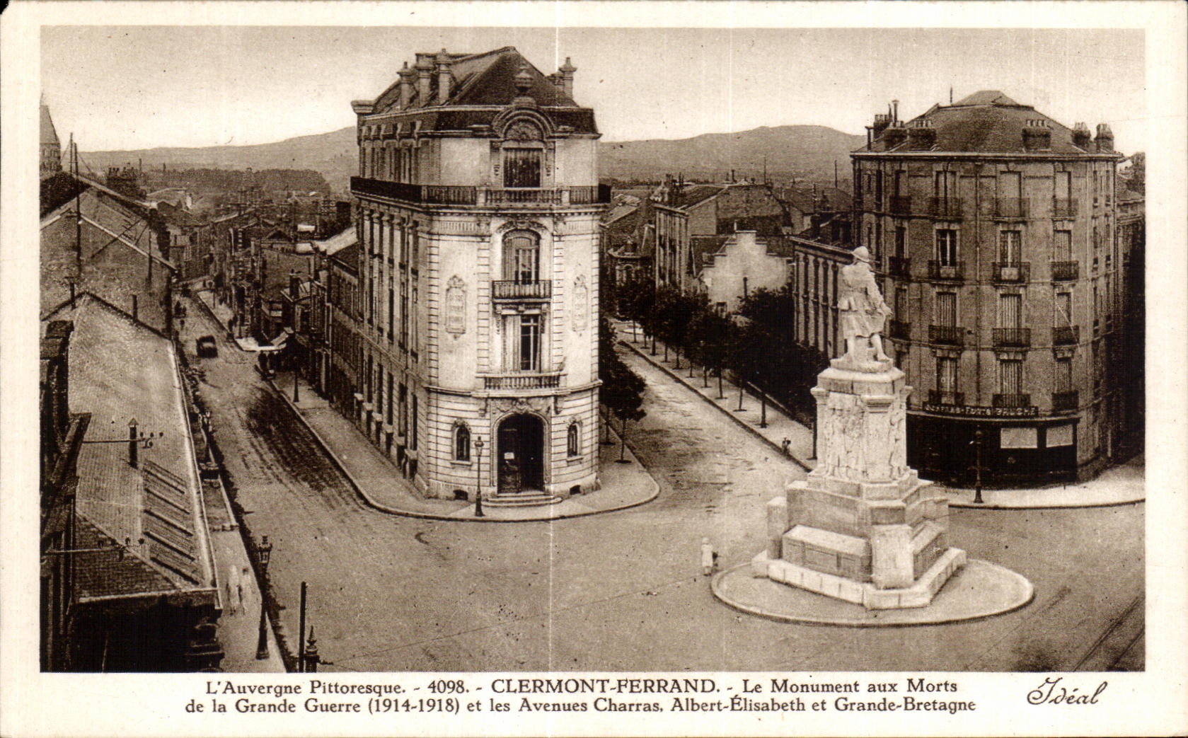 CPA Auvergne Clermont-Ferrand pintoresca el monumento de la guerra de la gran guerra