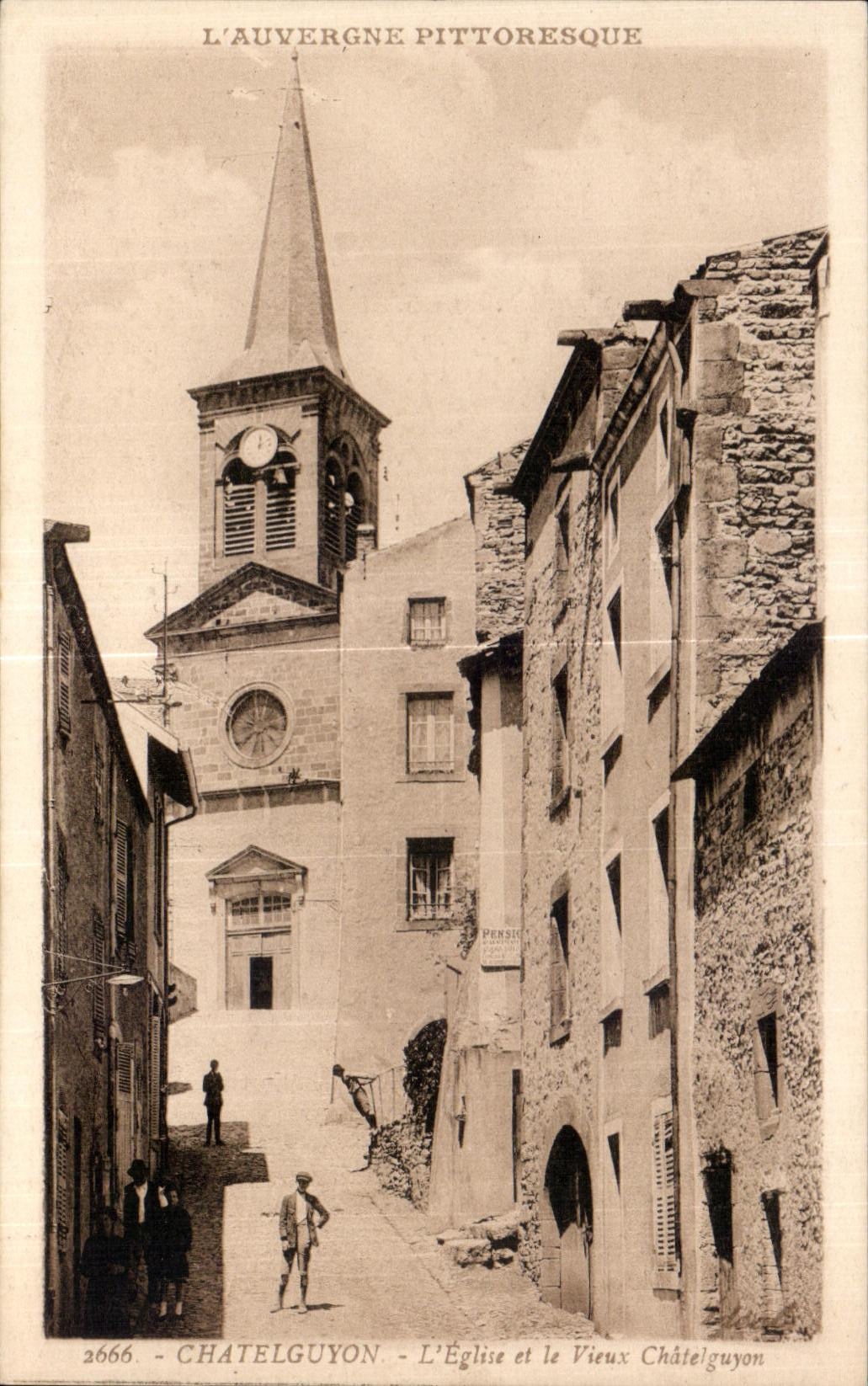 Iglesia de CPA Chatelguyon y hombre de Chatelguyon el viejo
