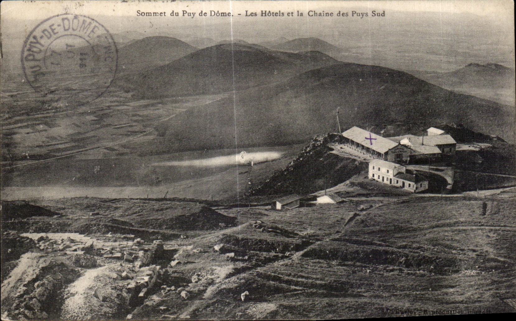 CPA Summit of Puy de Dome Hotels and the Chain of Southern Puys