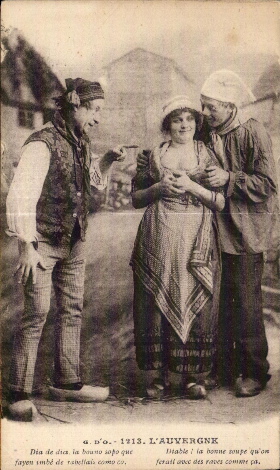 CPA L Auvergne Dia de dia la bouno sopa que fayen imbe de rabellais como co Folklore Costume