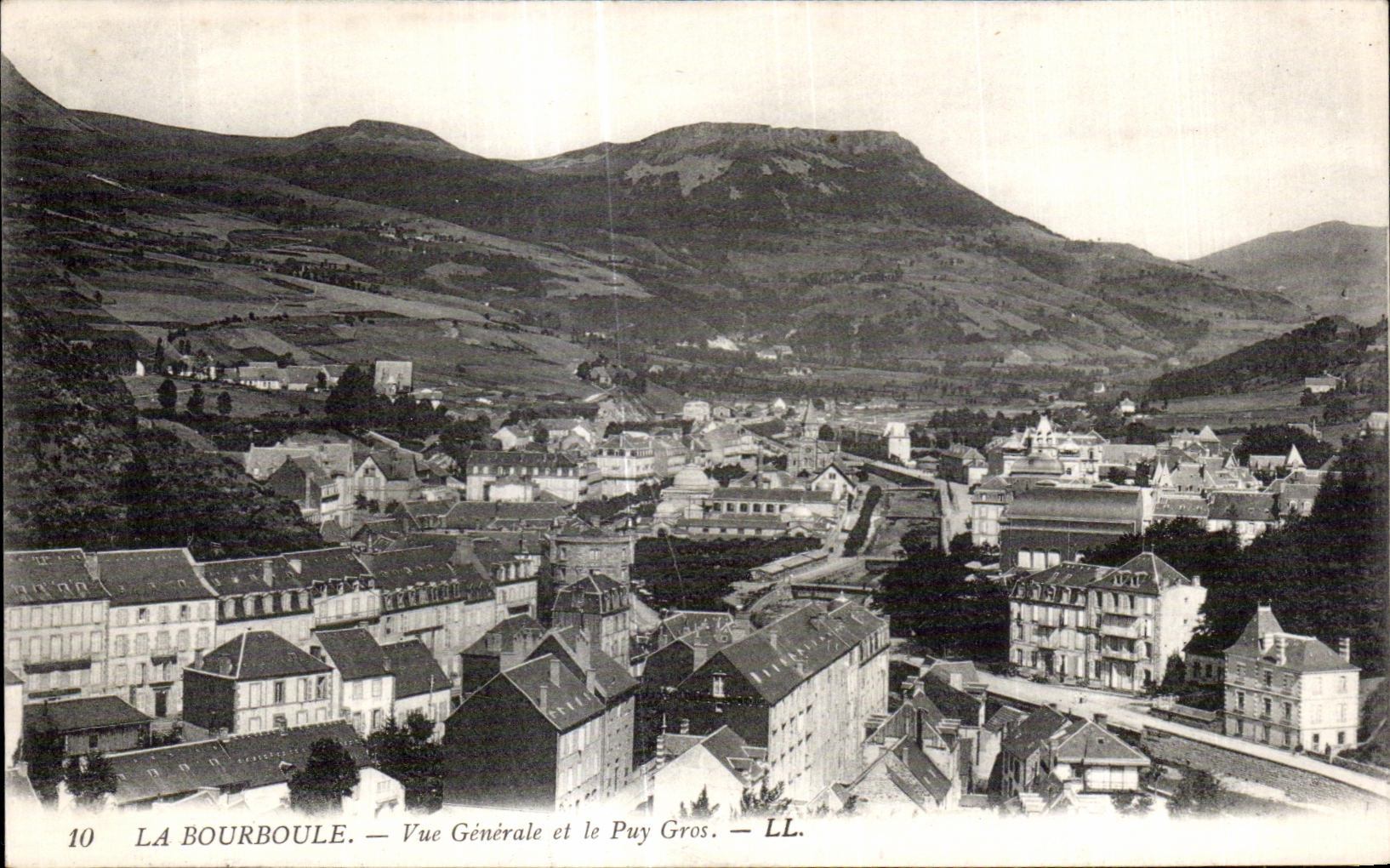 CPA La Bourboule Vue Generale et le Puy Gros