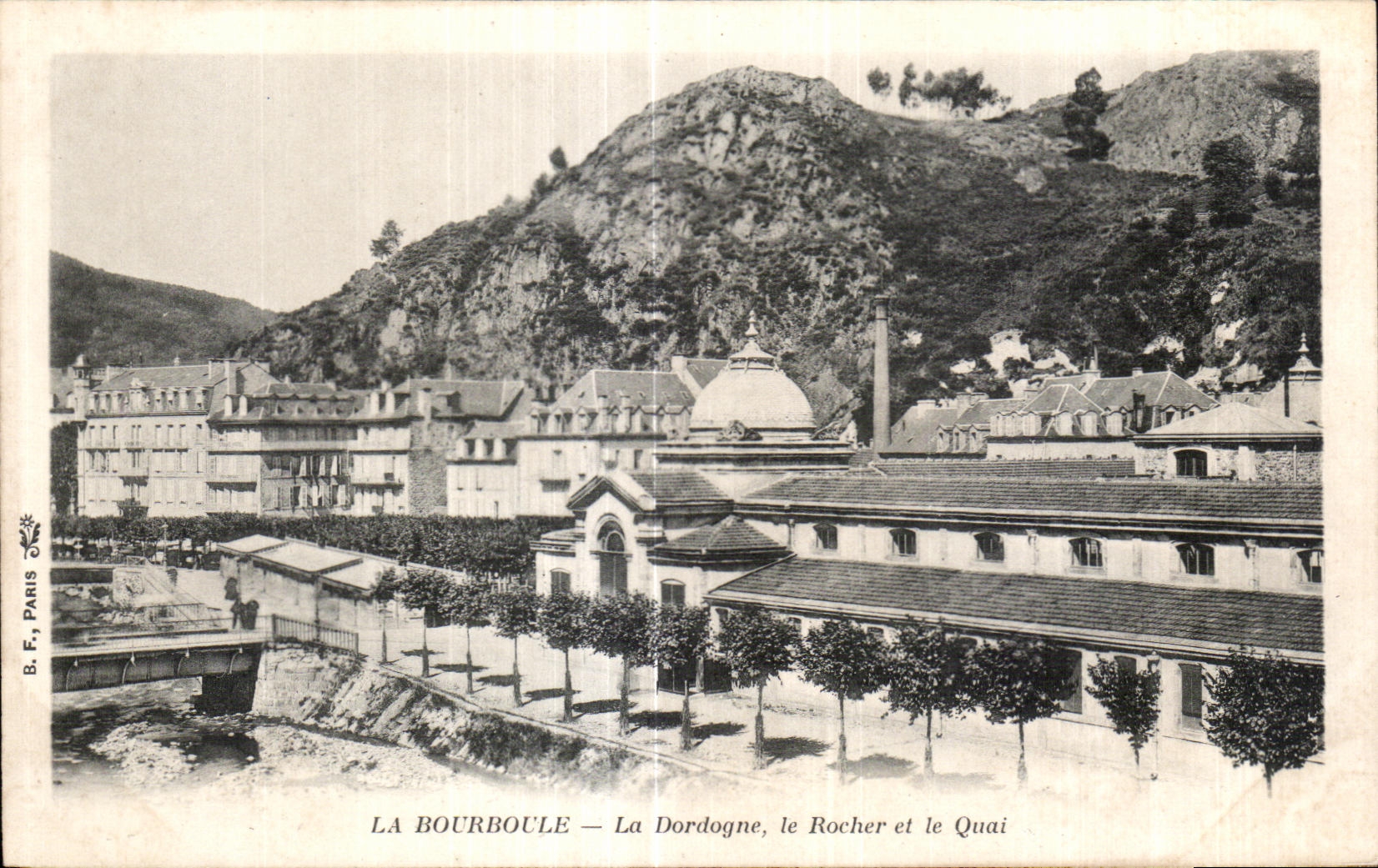 CPA La Bourboule La Dordogne le Rocher et le Quai