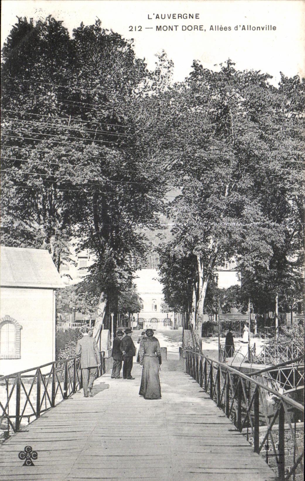 CPA Auvergne Mont Gilds Gone Allonville