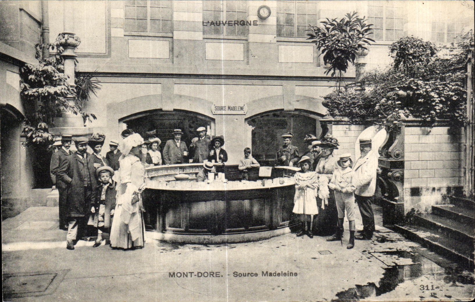 CPA Mont Gilds Madeloine Source