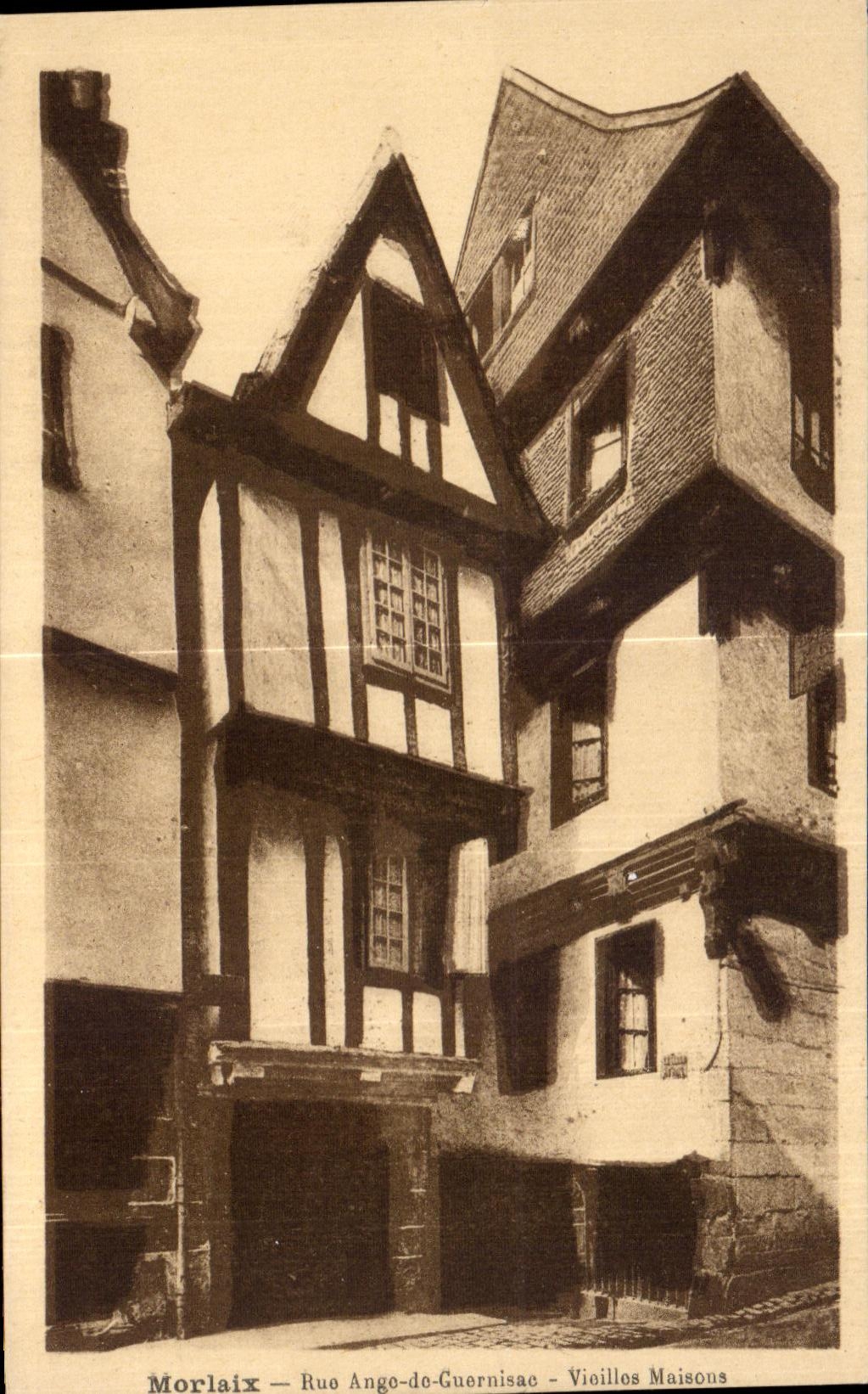 CPA Morlaix Rue Ange de Guernisac Vieilles Maisons