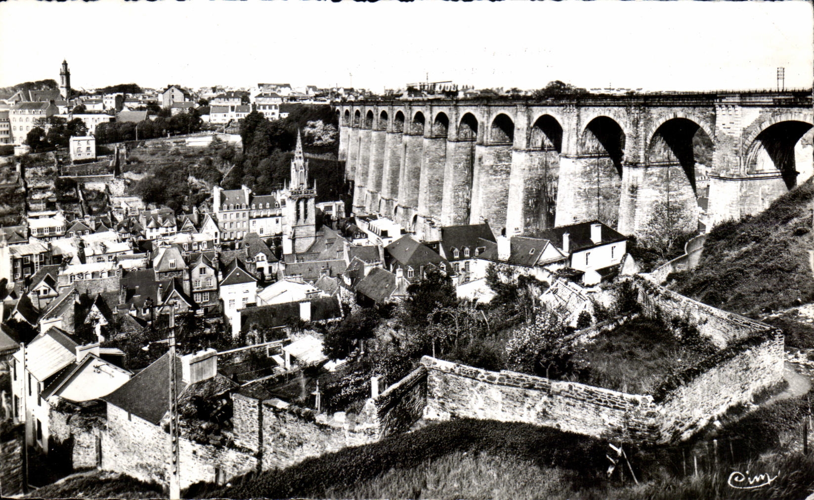 CPA Morlaix Finistere Vue generale et le Viaduc
