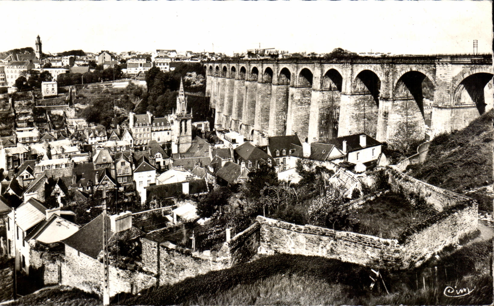 CPA Morlaix Finstere Vue generale et le Viaduc