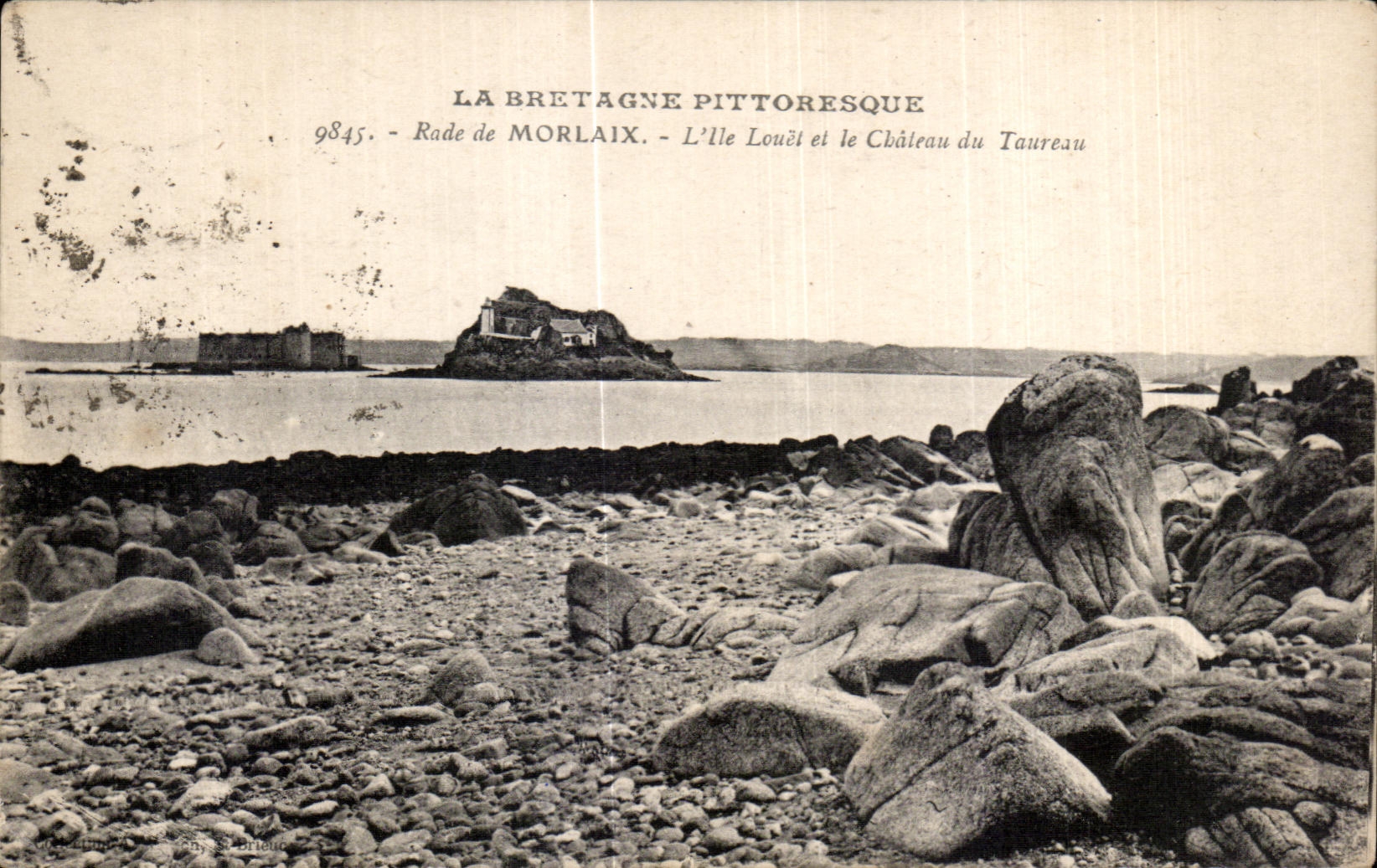 CPA Rade de Morlaix L lle Louet le Chateau du Taureau